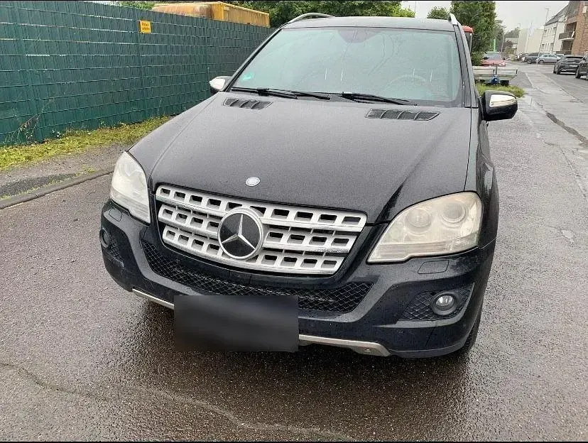 Gebraucht Mercedes ML350 224 PS (164 kW) 2009 Schwarz SUV