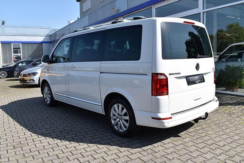 Gebraucht VW Multivan Highline 150 PS (110 kW) 2016 Weiß Van / Kleinbus