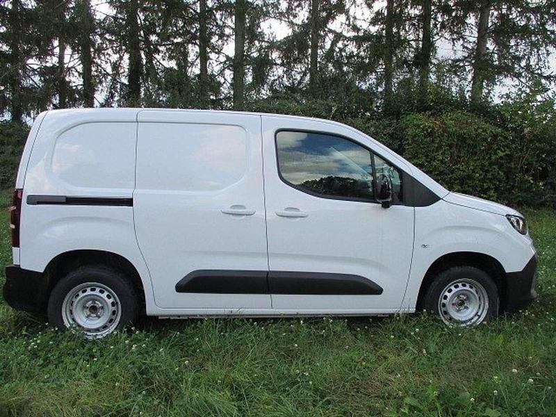 Gebraucht Fiat Doblò 102 PS (75 kW) 2024 Weiss Van / Kleinbus