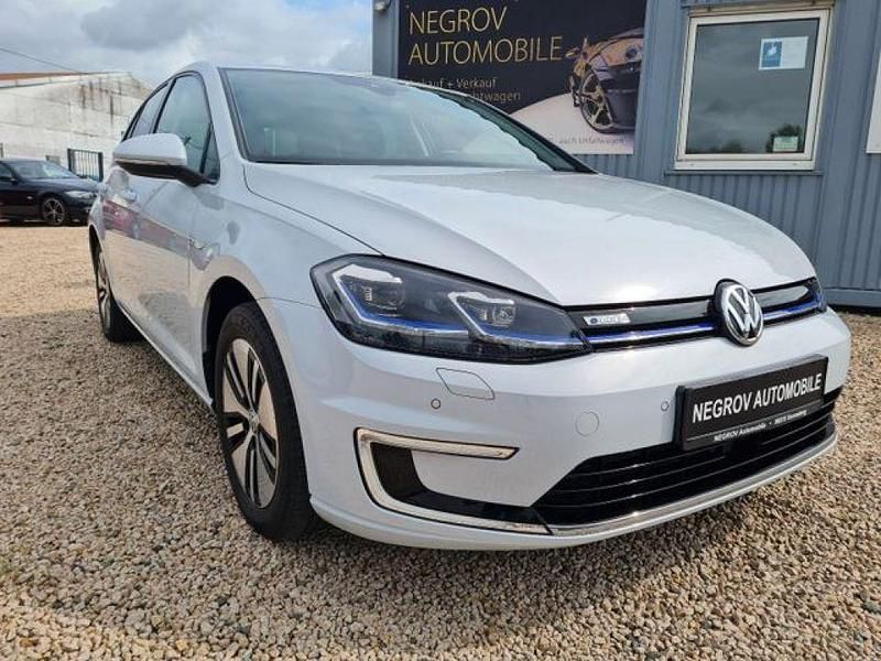 Gebraucht VW Golf 100 kW (136 PS) 2018 White silver metallic Limousine