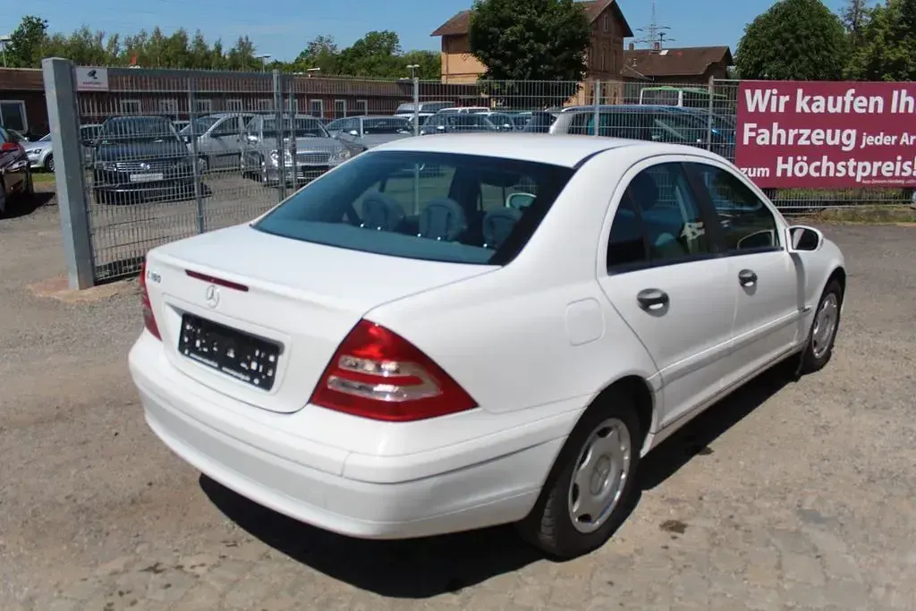 Gebraucht Mercedes C180 Classic 129 PS (94 kW) 2000 Weiß Limousine