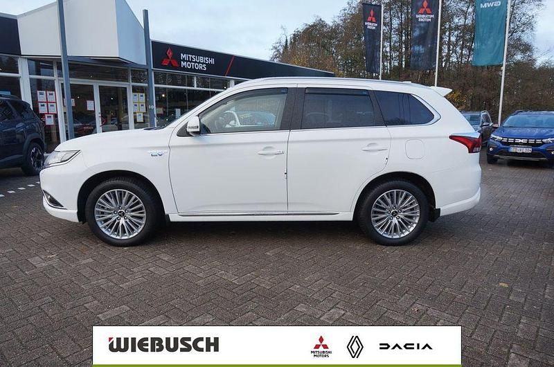 Andenweiss (s) Gebraucht 2020 Mitsubishi Outlander Basis SUV | 20.990 € - Bild 1/4
