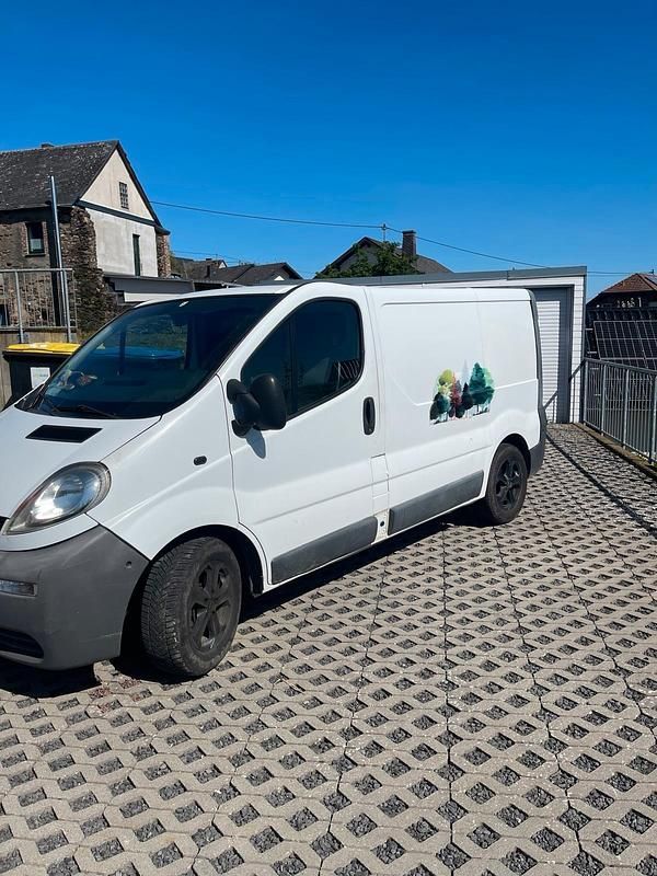 Second-hand Opel Vivaro 100 CP (73 kW) 2006 Alb Monovolum