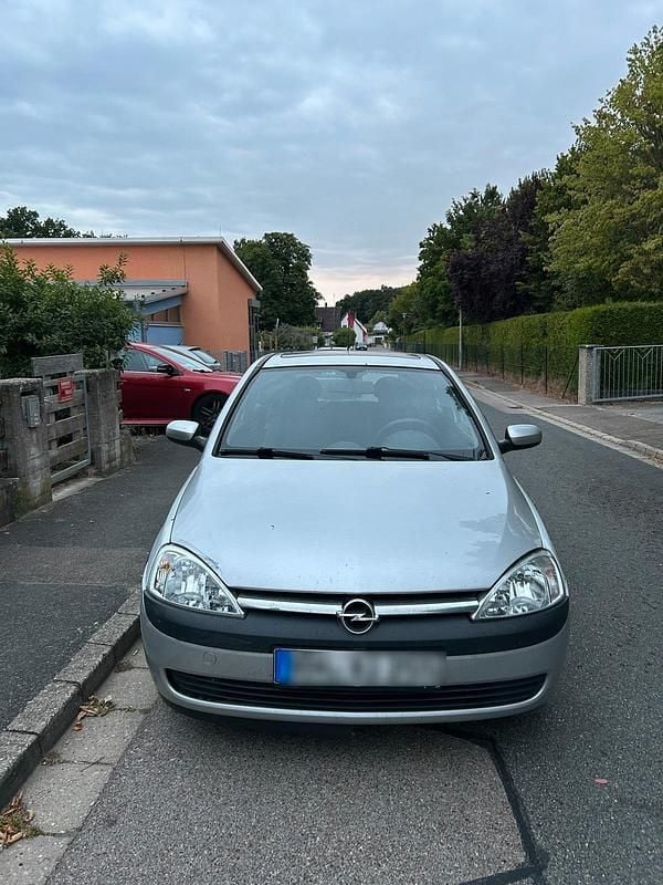 Silber Gebraucht 2004 Opel Corsa Kleinwagen | 550 € (Superpreis) - Bild 1/4