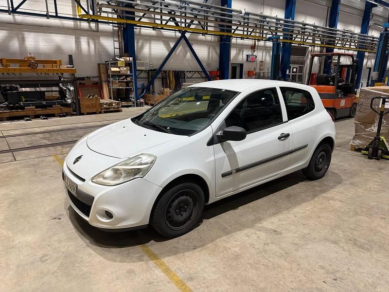 Weiß Gebraucht 2012 Renault Clio III Kleinwagen | 3.500 € (Fairer Preis) - Bild 1/4
