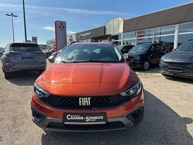 Gebraucht Fiat Tipo Cross 101 PS (74 kW) 2021 Flame orange Limousine