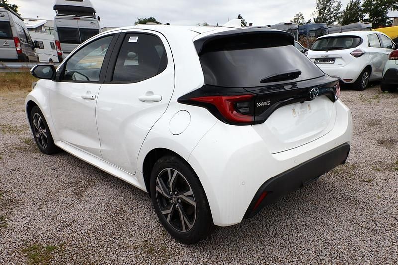 Neu Toyota Yaris Hybrid 116 PS (85 kW) 2026 Pure white Kleinwagen