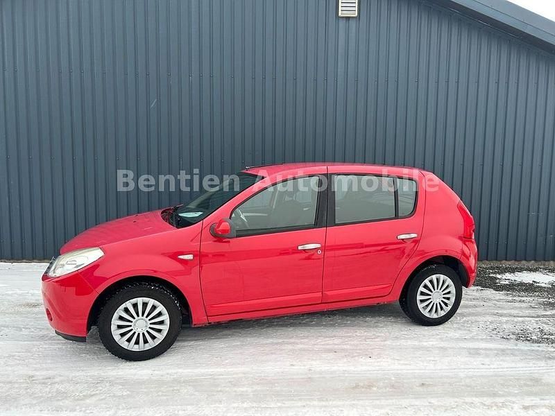 Gebraucht Dacia Sandero Lauréate 75 PS (55 kW) 2009 Rot Limousine