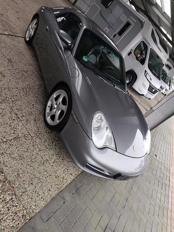 Second-hand Porsche 996 320 CP (235 kW) 2004 Argintiu Cabrio
