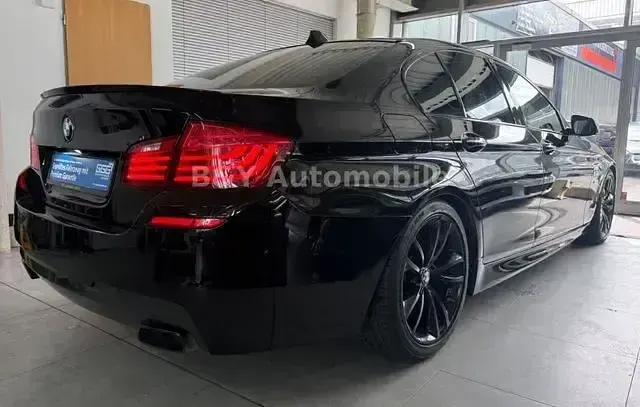 Gebraucht BMW 550 M Sport 449 PS (330 kW) 2014 Schwarz Limousine