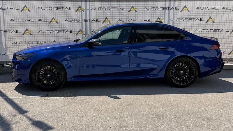Neu BMW M5 Performance 585 PS (430 kW) 2026 Blau Limousine