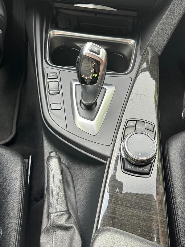 Gebraucht BMW 320 Gran Turismo Luxury Line 184 PS (135 kW) 2013 Schwarz Limousine