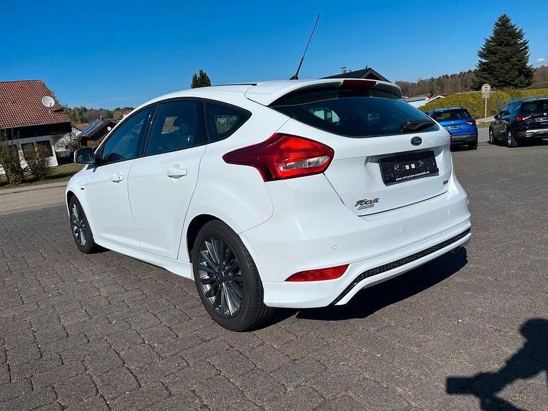 Gebraucht Ford Focus ST-Line 150 PS (110 kW) 2016 Weiß Limousine