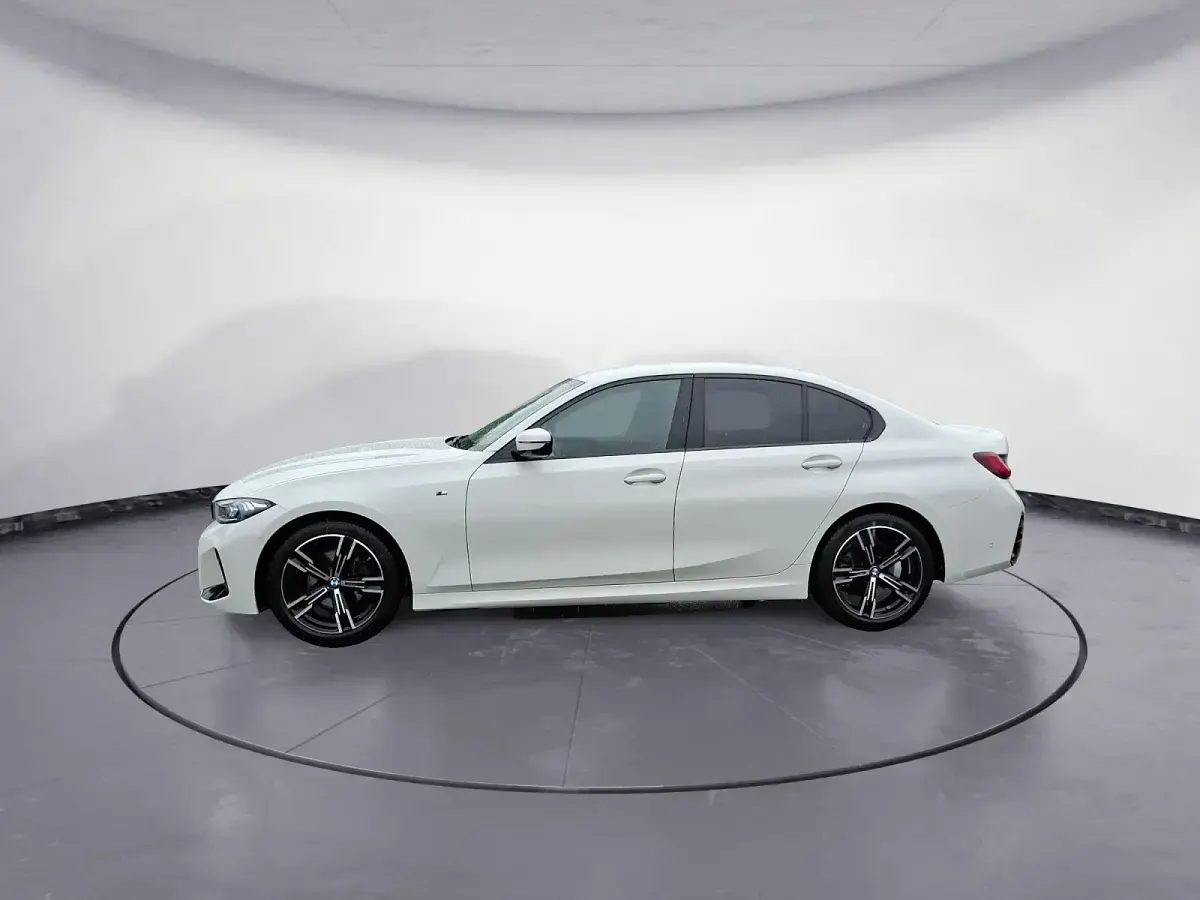 Gebraucht BMW 320 M Sport 184 PS (135 kW) 2025 Limousine