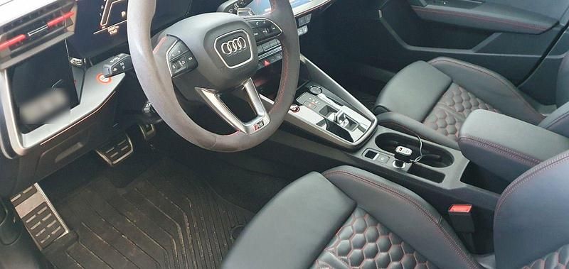 Gebraucht Audi RS3 Ambiente 400 PS (294 kW) 2022 Grau Limousine