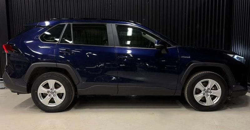 Gebraucht Toyota RAV4 Hybrid Sport 222 PS (163 kW) 2021 Dark blue SUV
