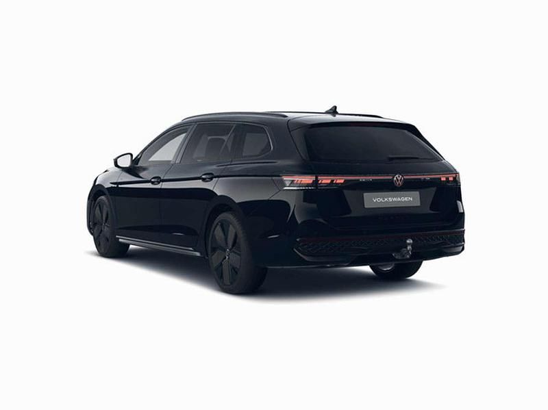 Gebraucht VW Passat R-line 150 PS (110 kW) 2026 Grenadillschwarz Kombi