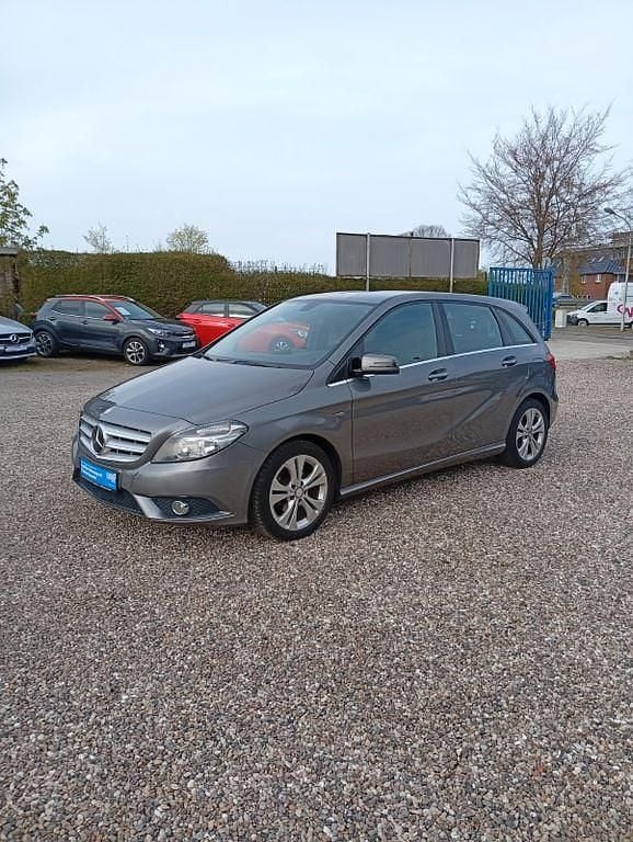 Second-hand Mercedes B180 122 CP (89 kW) 2012 Other Monovolum