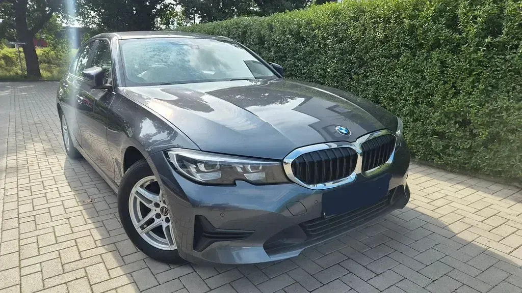 Gebraucht BMW 318 150 PS (110 kW) 2020 Grau Limousine