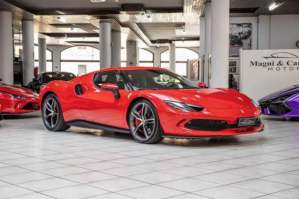 Gebraucht Ferrari 296 829 PS (609 kW) 2024 Rot