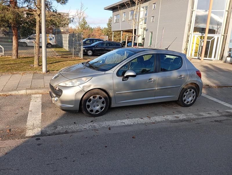 Gebraucht Peugeot 207 110 PS (80 kW) 2008 Grau Kleinwagen
