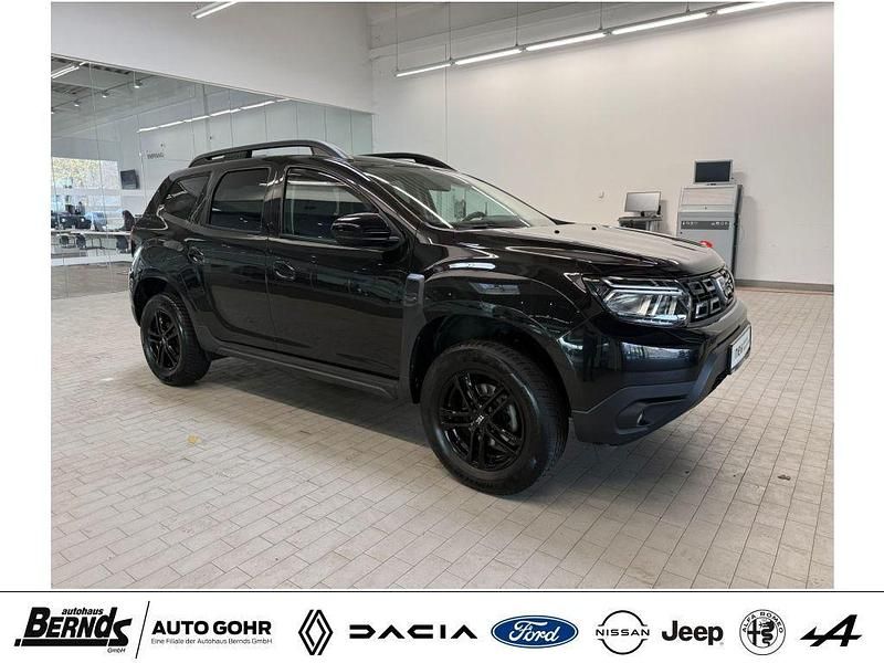 Gebraucht Dacia Duster Comfort 101 PS (74 kW) 2021 Perlmuttschwarz metallic (metallic) SUV