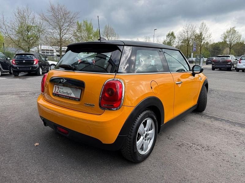 Second-hand Mini Cooper 136 CP (100 kW) 2017 Portocaliu Hatchback