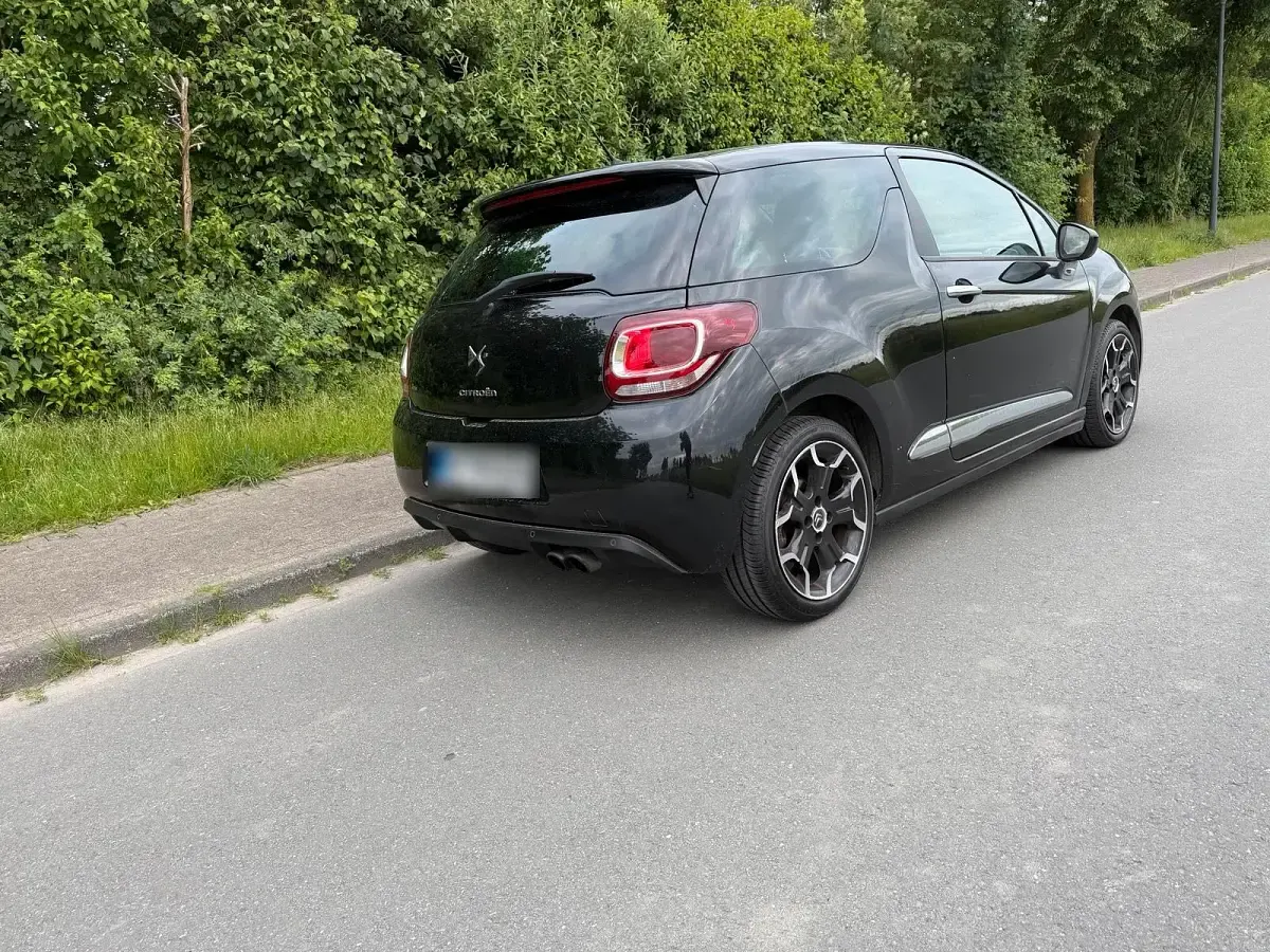 Gebraucht Citroën DS3 155 PS (114 kW) 2013 Schwarz Kleinwagen