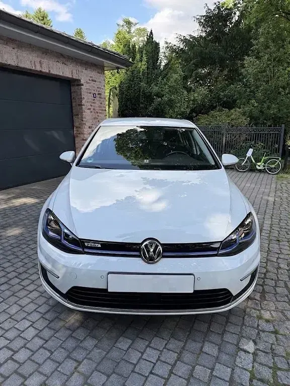 Gebraucht VW e-Golf 100 kW (136 PS) 2018 Weiß Kleinwagen