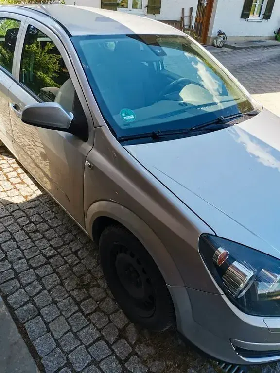 Gebraucht Opel Astra Edition 90 PS (66 kW) 2006 Silber Limousine
