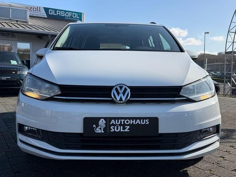 Second-hand VW Touran Comfortline 116 CP (85 kW) 2017 Alb Monovolum