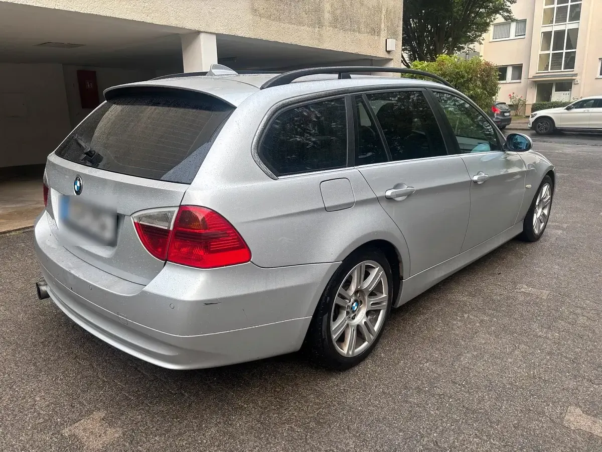 Gebraucht BMW 330 231 PS (169 kW) 2006 Silber Kombi