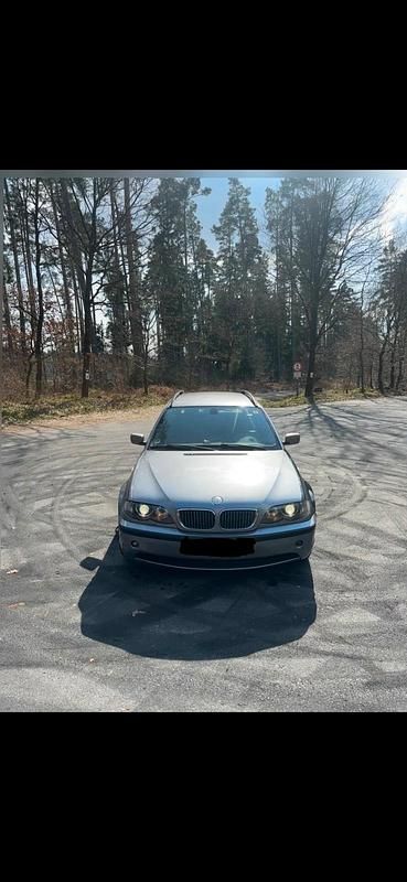 Gebraucht BMW 320 150 PS (110 kW) 2005 Grau Kombi