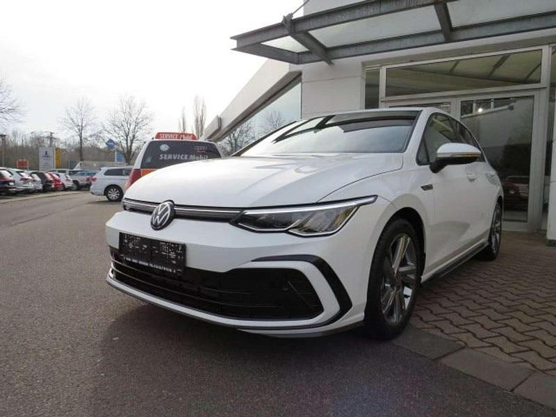 Pure white Gebraucht 2024 VW Golf VIII R-line Limousine | 28.990 € (Fairer Preis) - Bild 1/4