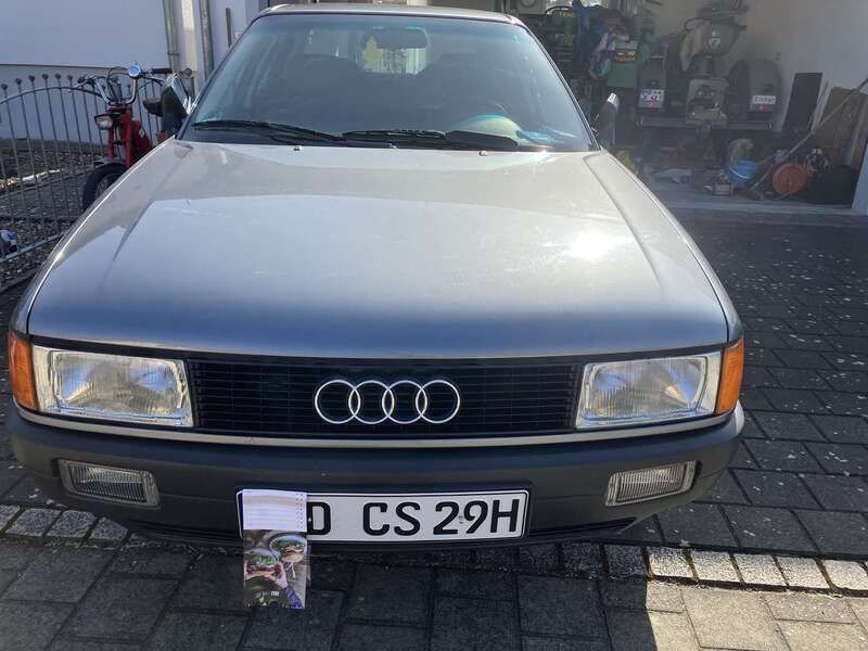 Grau Gebraucht 1989 Audi 80 Limousine | 1.200 € - Bild 1/4