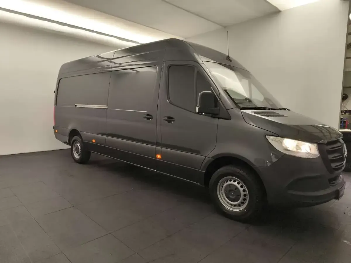Gebraucht Mercedes Sprinter 150 PS (110 kW) 2026 Tenoritgrau Van