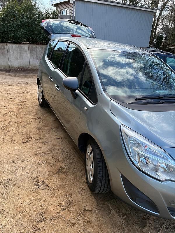 Gebraucht Opel Meriva 101 PS (74 kW) 2012 Grau Van / Kleinbus