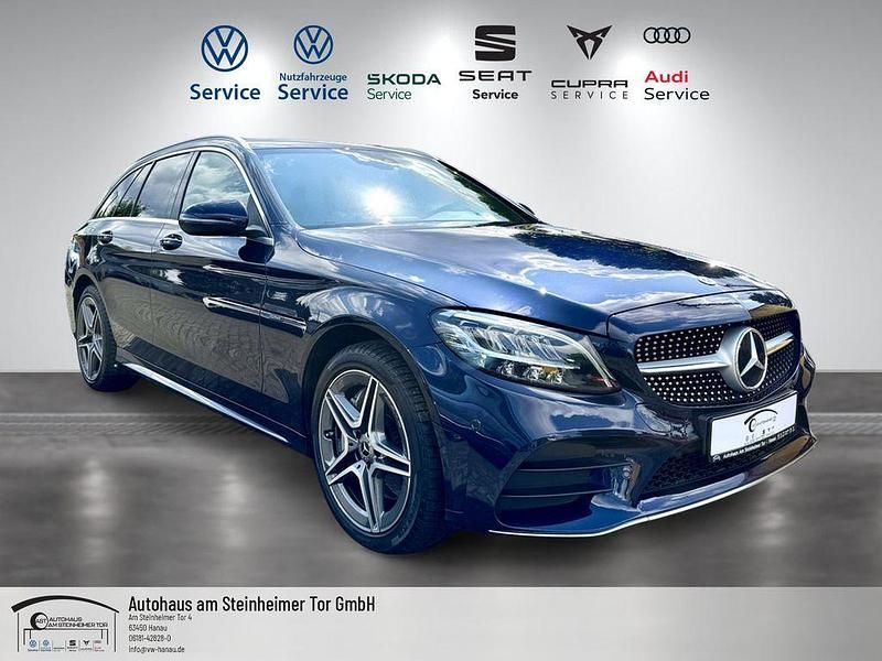 Blau Gebraucht 2020 Mercedes C300e AMG line Limousine | 21.790 € (Fairer Preis) - Bild 1/4