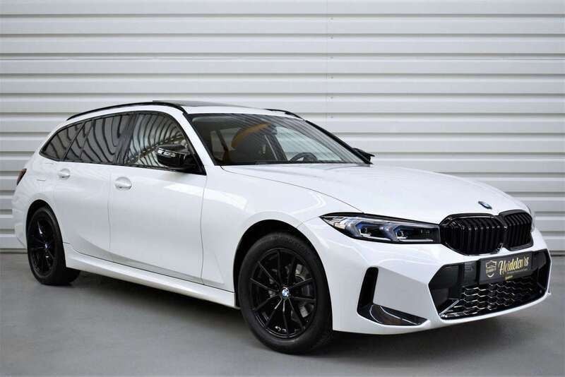 Mineralweiss metallic Gebraucht 2023 BMW 318 M Sport Kombi | 31.990 € (Guter Preis) - Bild 1/4