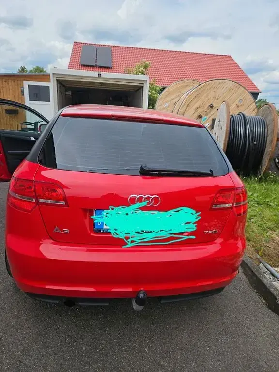 Gebraucht Audi A3 Attraction 105 PS (77 kW) 2012 Rot Kleinwagen