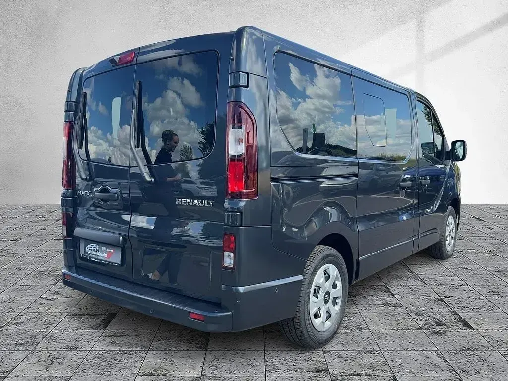 Ny Renault Trafic Evolution 150 HK (110 kW) 2025 Grå MPV