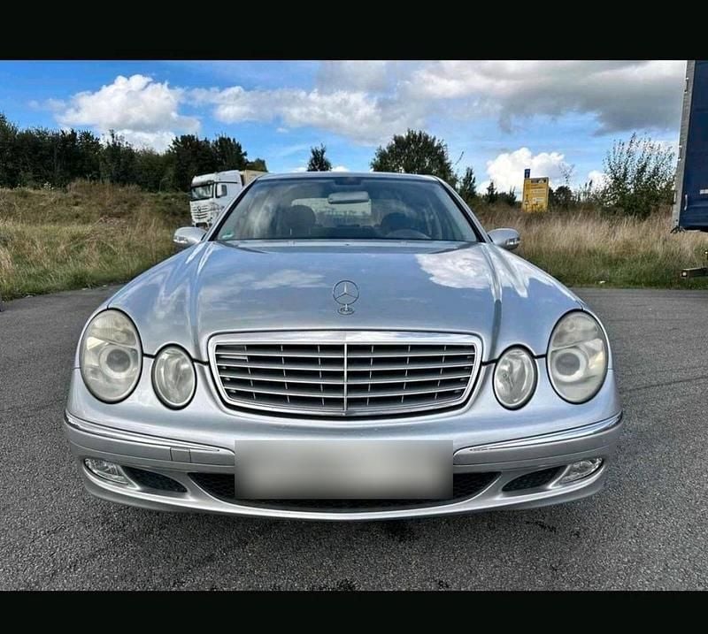 Gebraucht Mercedes E220 170 PS (125 kW) 2004 Silber Limousine