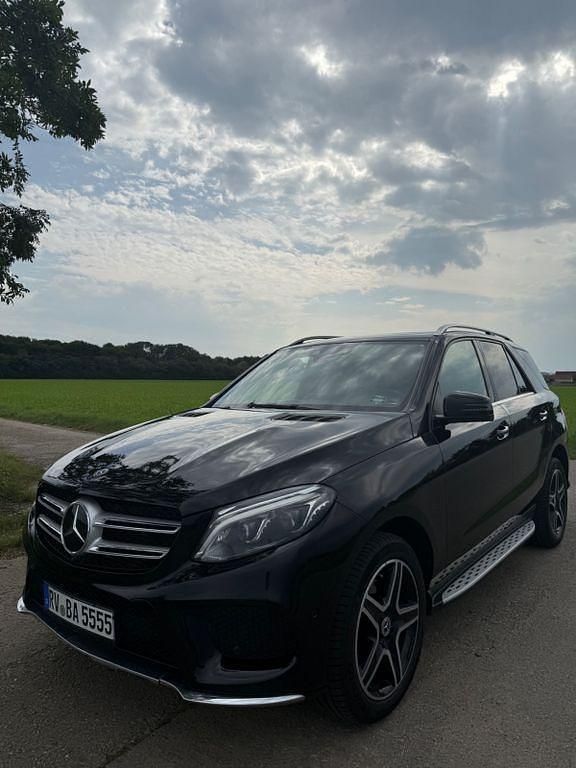Schwarz Gebraucht 2018 Mercedes GLE350 AMG SUV | 28.900 € (Guter Preis) - Bild 1/4