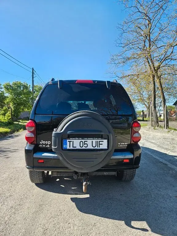 Gebraucht Jeep Cherokee Limited 163 PS (119 kW) 2006 Schwarz SUV