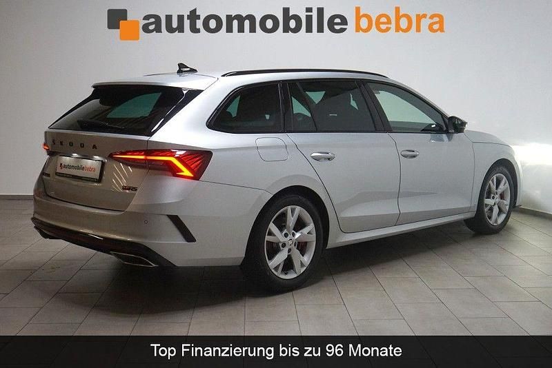 Second-hand Skoda Octavia RS 245 CP (180 kW) 2023 Argintiu Berlinǎ