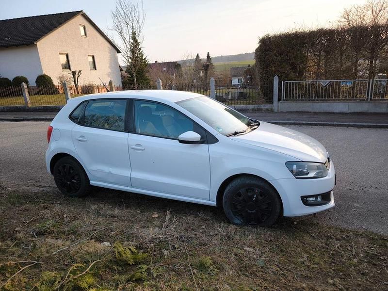 Gebraucht VW Polo Comfortline 69 PS (50 kW) 2012 Weiß Kleinwagen
