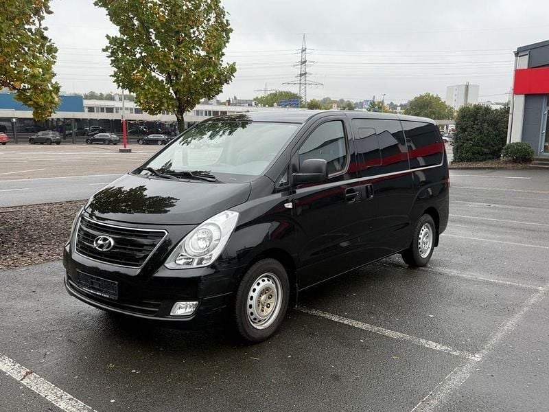 Schwarz Gebraucht 2014 Hyundai H-1 Comfort Van / Kleinbus | 8.500 € (Superpreis) - Bild 1/4