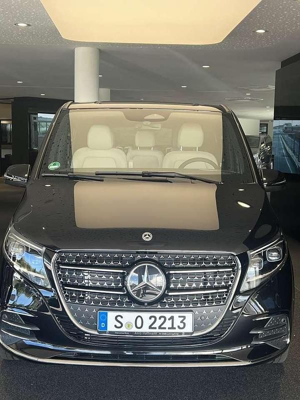 Gebraucht Mercedes V250 Avantgarde 190 PS (139 kW) 2024 Schwarz Van / Kleinbus