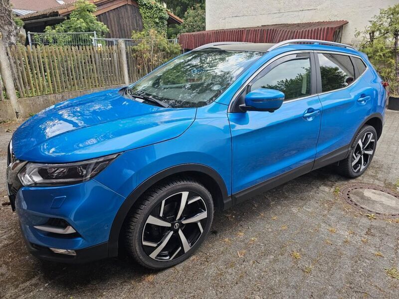 Blau Gebraucht 2018 Nissan Qashqai Tekna SUV | 15.850 € (Fairer Preis) - Bild 1/4