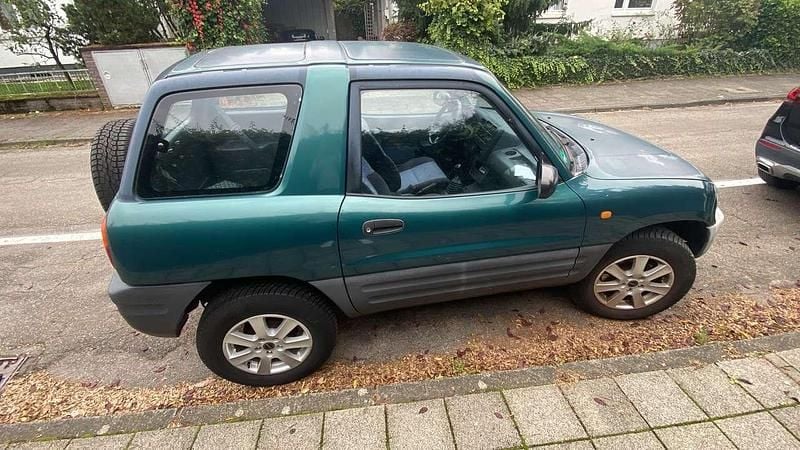 Grün Gebraucht 1994 Toyota RAV4 SUV | 5.000 € - Bild 1/4
